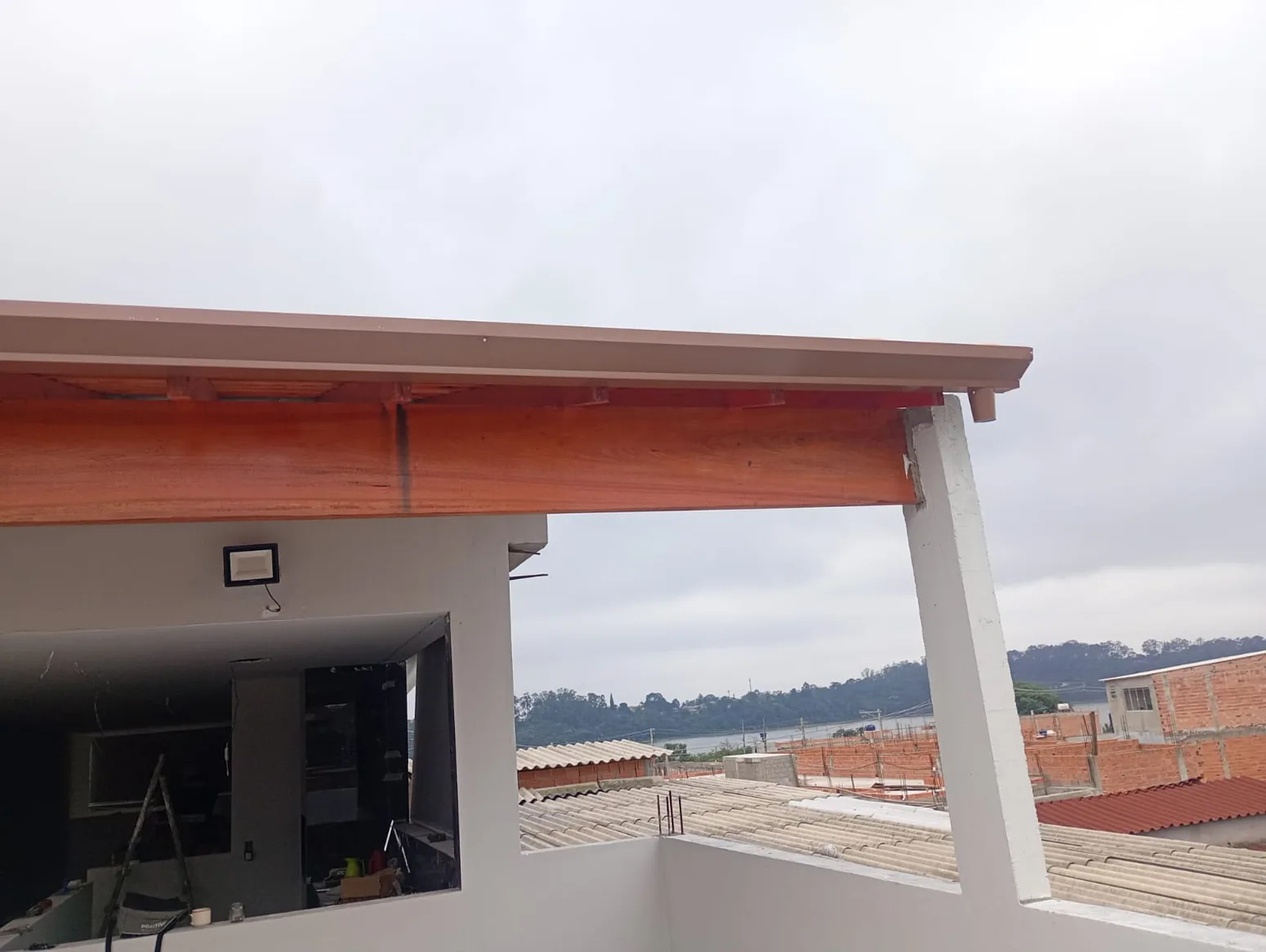 Calha em cobertura de imóvel